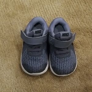 Nike kids sneaker size